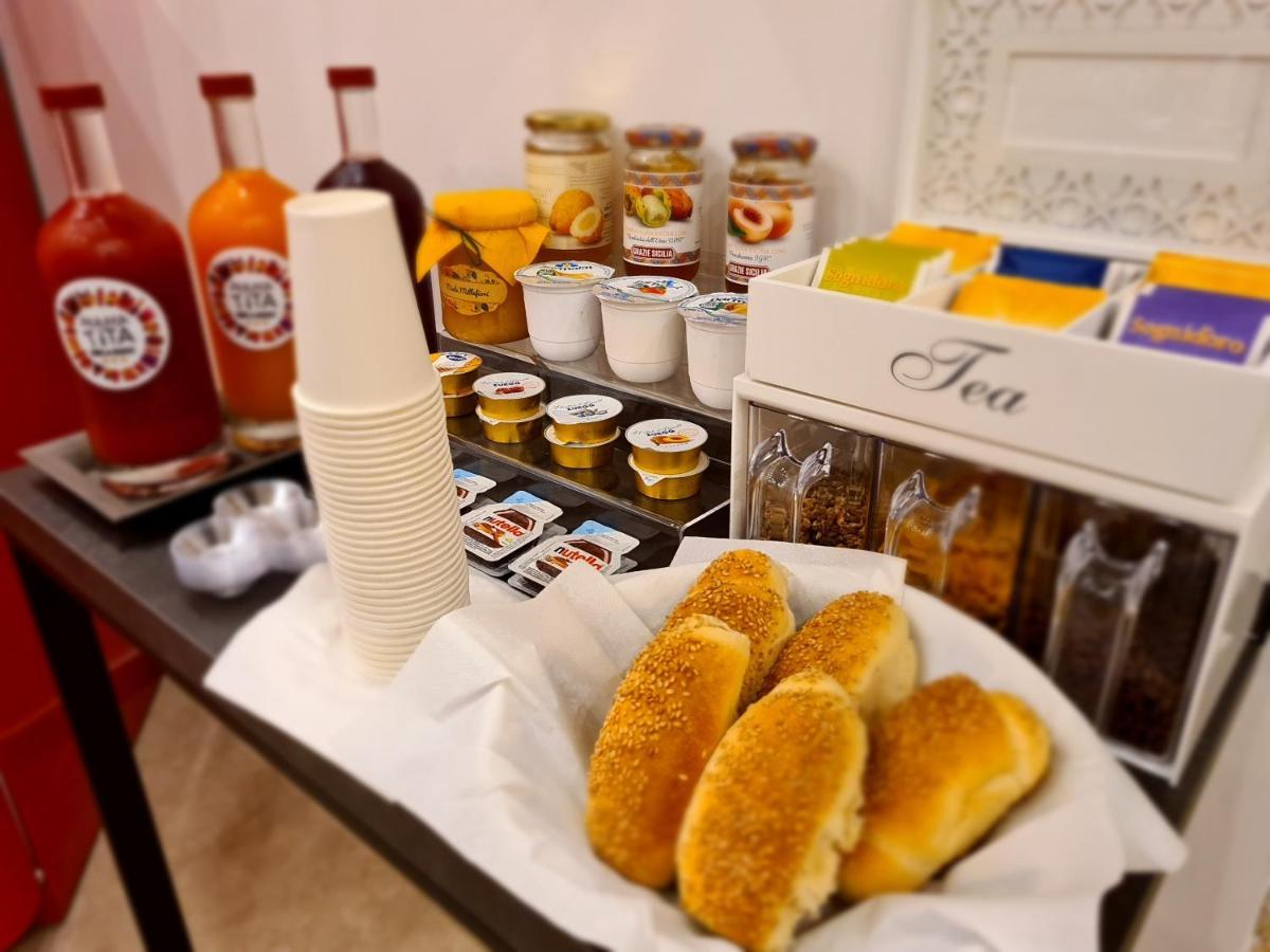 باليرمو Mama Tita Rooms And Breakfast المظهر الخارجي الصورة
